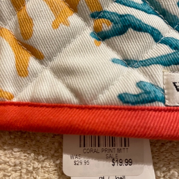 Williams-Sonoma Apron & Mitt Set - Picture 3 of 8